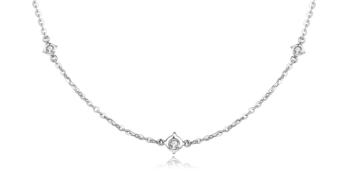 Unveiling Elegance: The White Gold Necklace Ensemble