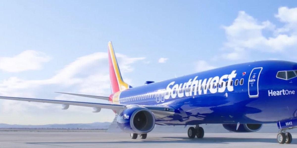 Is Southwest customer service available 24 hours a day?