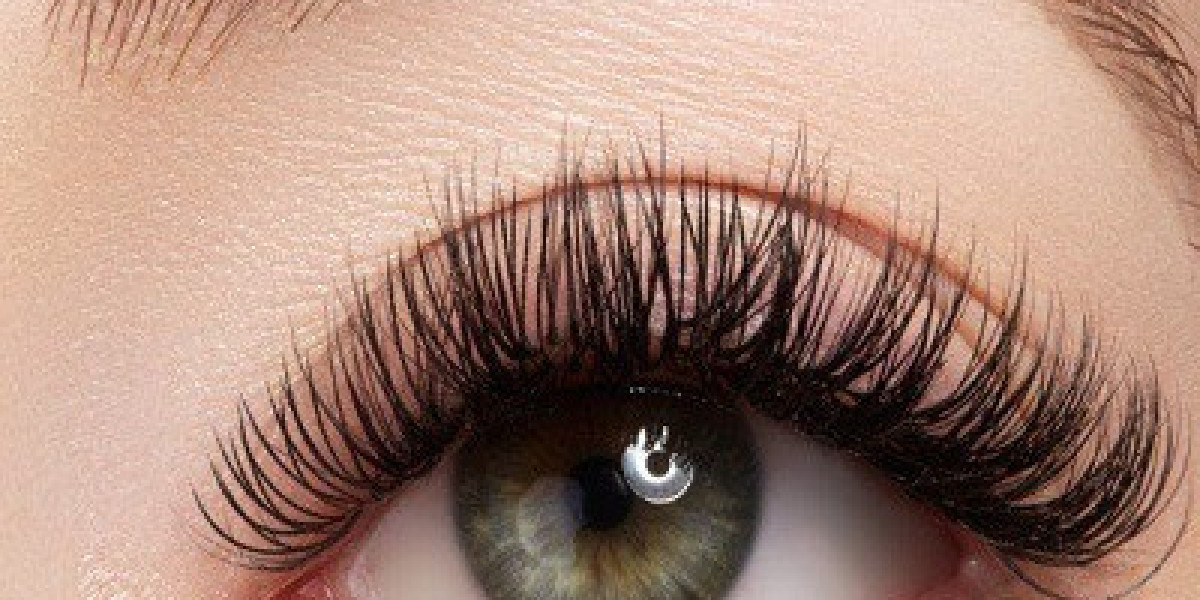 Transform Your Gaze: Eyelash Hair Transplant in Dubai