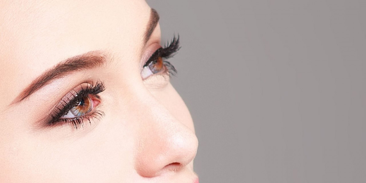 Discover Dubai's Fountain of Youth for Lashes: Eyelash Hair Transplant