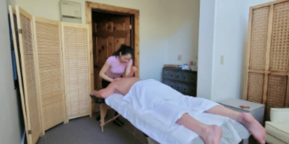 The Healing Power of Deep Tissue Massage: A Comprehensive Guide