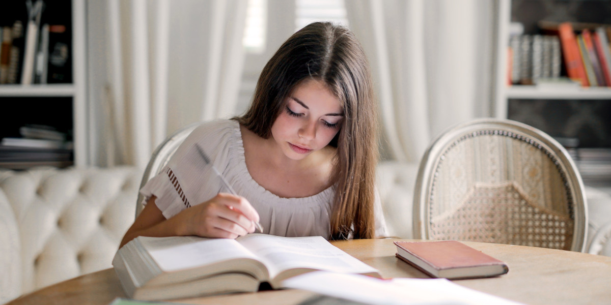 How to Improve Your Descriptive Essay Writing Skills with Professional Help