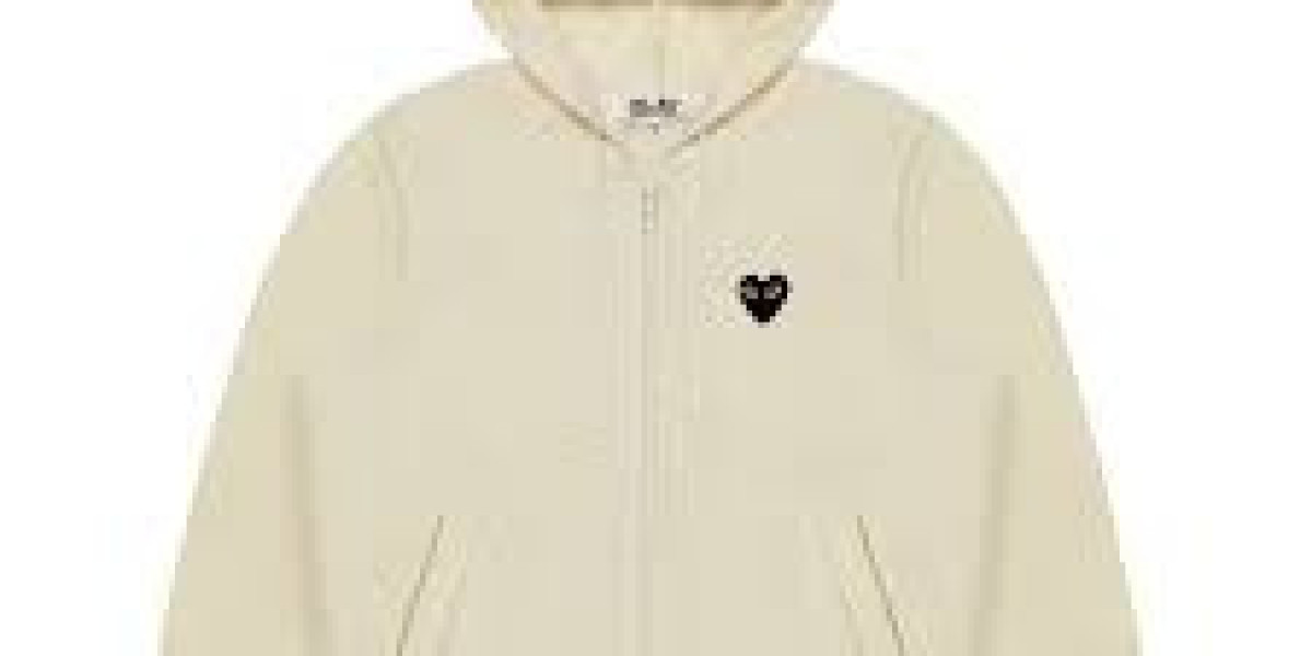 The Iconic CDG Double Heart Hoodie A Fusion of Streetwear and High Fashion