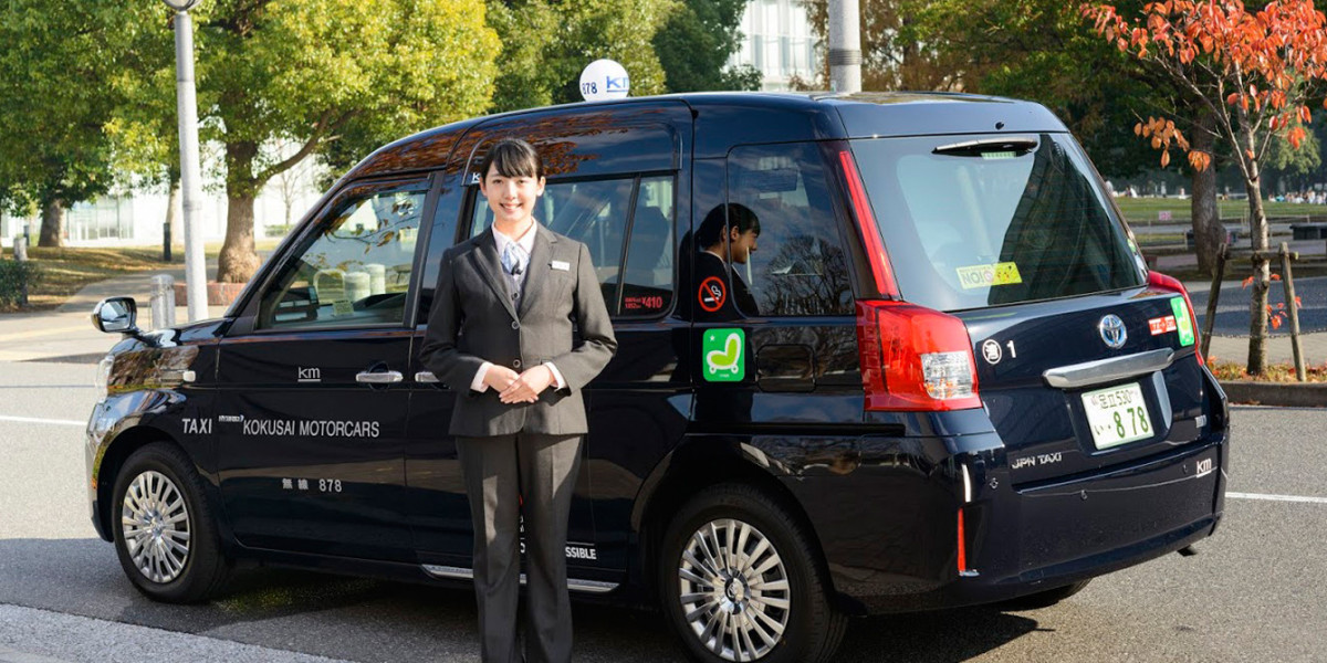 Experience VIP Comfort with Our Airport Taxi Services