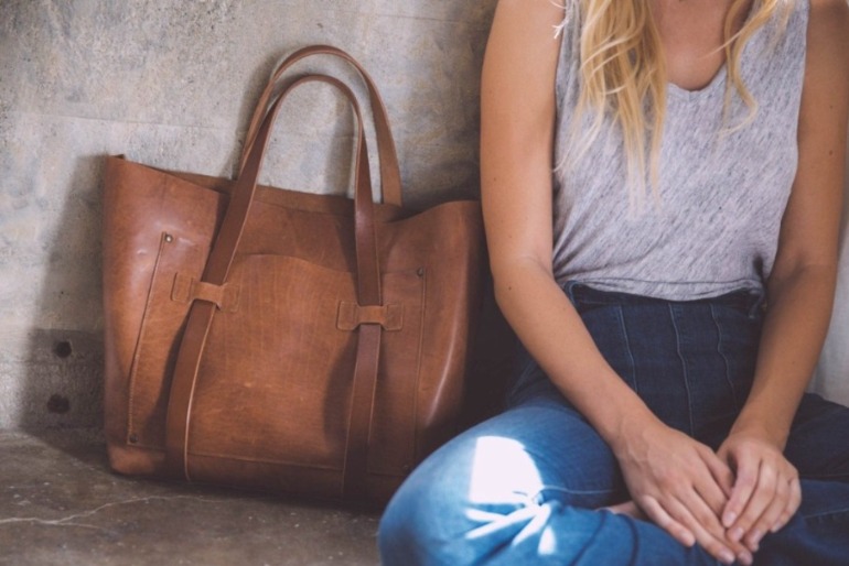 Top Brands Offering the Best Tote Bags for Women | Vipon