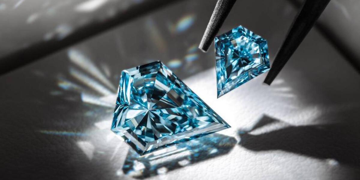 What is difference between mined diamond and lab diamond?