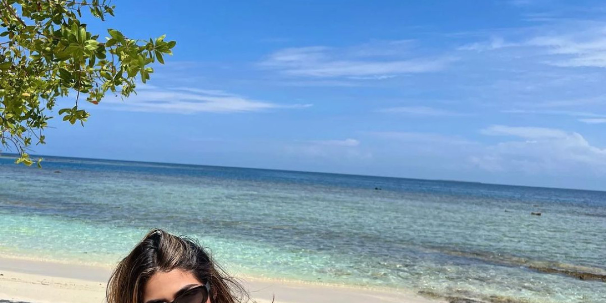 Istanbul Escorts	+905541348396