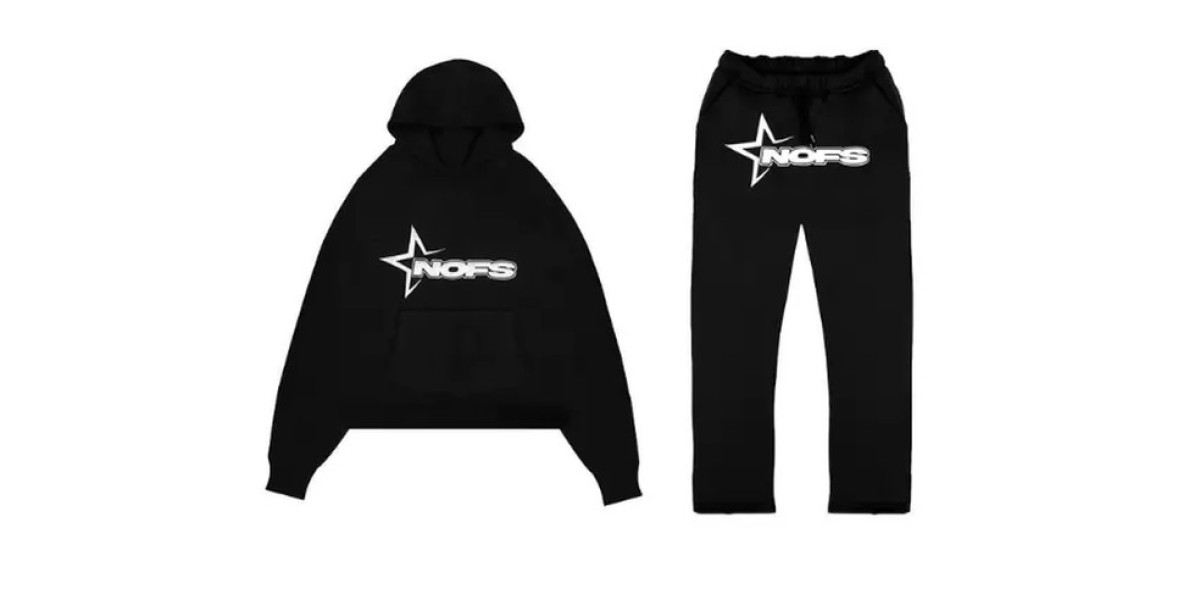 How to Wear Layered Jewelry in Streetwear Fits