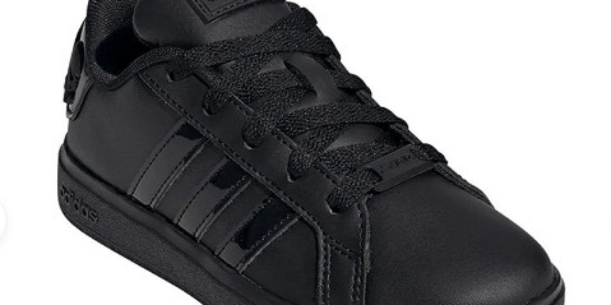 ADIDAS Star Wars Grand Court 2.0 รองเท้าลำลองเด็ก ดีไซน์สนุก ใส่สบายทุกวัน